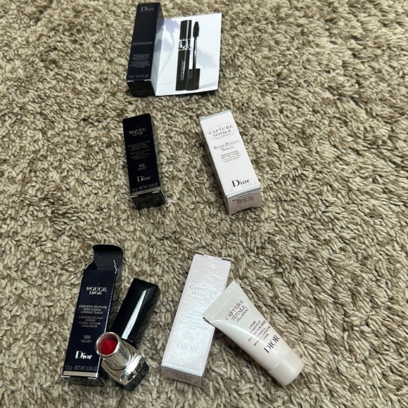 BRAND NEW DIOR BEAUTY MINI SETS 👄 - Picture 1 of 7